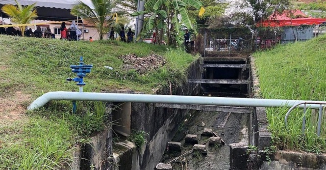 Lemas: Bapa Sanggup Redah Aliran Deras Longkang Cari Anak Sulung