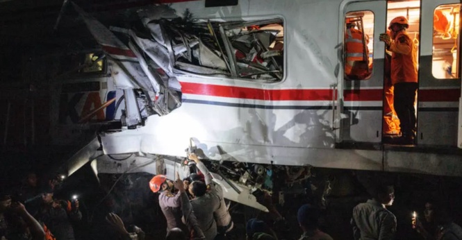 Tujuh Dilapor Maut Dalam Nahas Dua Kereta Api Di Bekasi