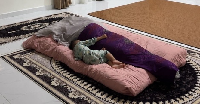 “Pelukan Terakhir…” Momen Anak Peluk Jasad Arwah Khairul Abdillah Undang Sebak