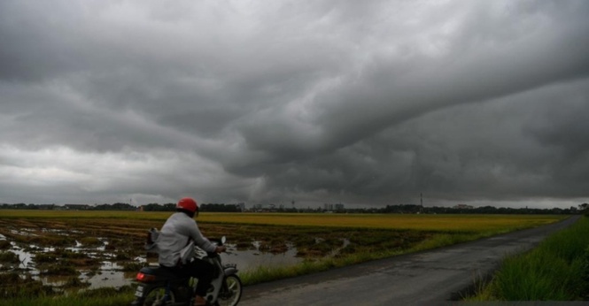 Ribut Petir, Hujan Lebat Diramal Landa Kebanyakan Negeri