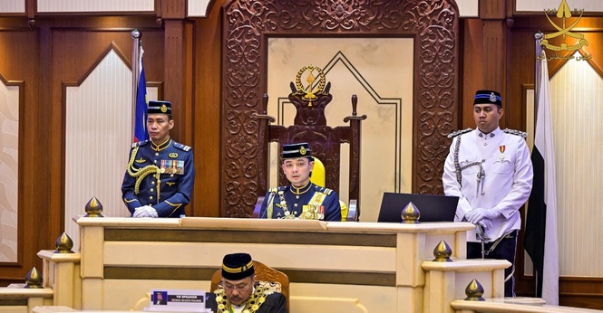 Tengku Hassanal Ambil Maklum Kenyataan PM, Titip Pantun Lama