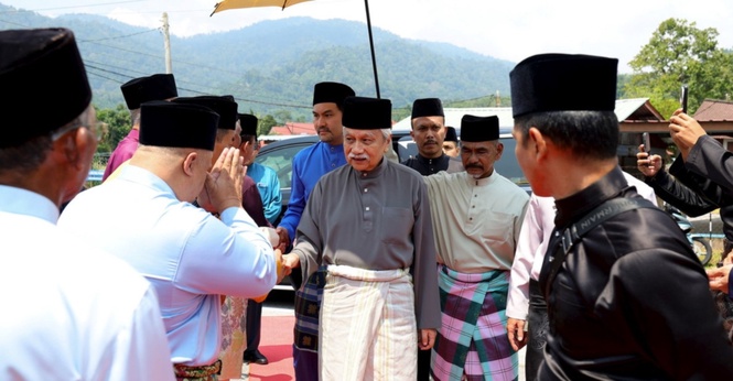 Tuanku Muhriz Berangkat Tunai Solat Jumaat Di Masjid Kariah Gunung Pasir, Seri Menanti