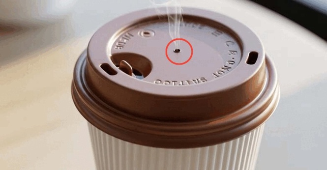 Bukan Saja-Saja Buat, Ini Fungsi Lubang Kecil Penutup Cawan Kopi Ramai Tak Tahu