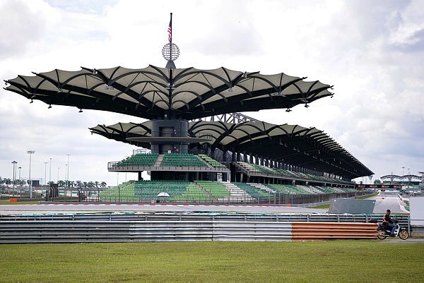 Hotel Sekitar Sepang Mula 'Lock' Tempahan, Netizen Yakin F1 Bakal Kembali Ke Malaysia