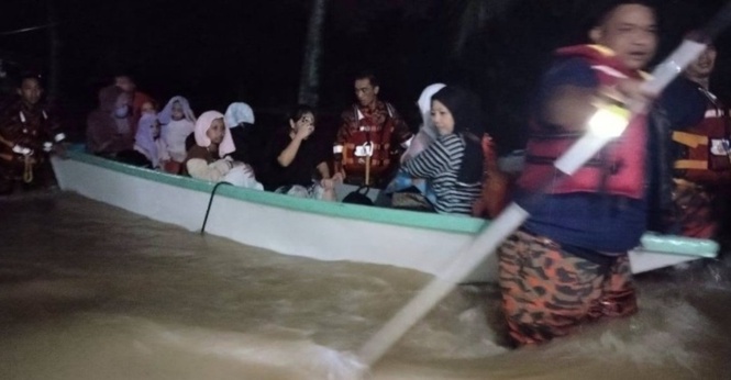 Bomba Bantu Pindah 48 Mangsa Terjejas Banjir Kilat Di Tawau