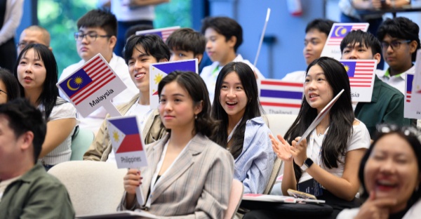 Jumlah Pengguna Aplikasi Google Gemini Didorong Oleh Penggunaan Gen Z & Keupayaan Bahasa Unggul