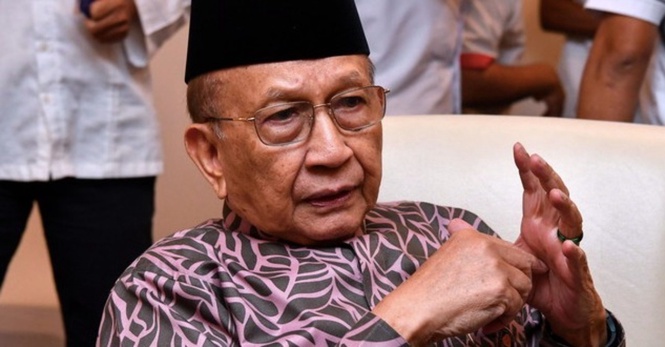 YDPB Negeri Sembilan Titah Dua Darjah Kebesaran Rais Yatim Ditarik Balik Serta-Merta