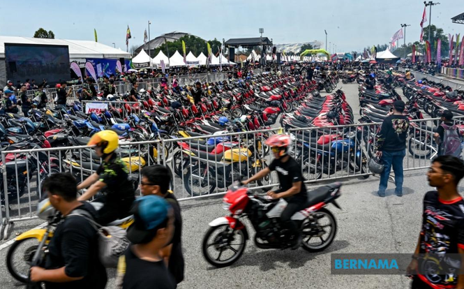 MBKT Tanggung RM40,000 Kos Operasi Pembersihan Sampah Di Tapak Program RXZ Members 8.0