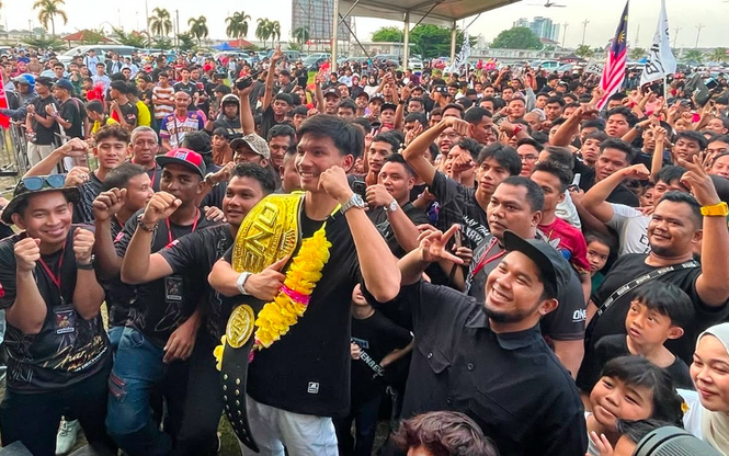 Aliff Rakib Hadiah Rumah RM1 Juta Kepada Ibu Bapa