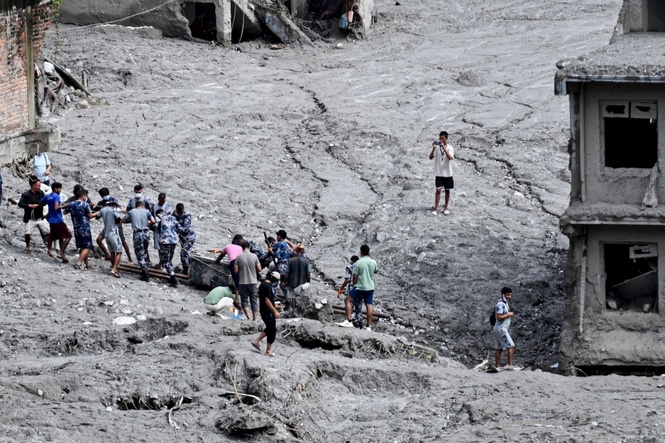 Angka Kematian Banjir Nepal Cecah 1,050, Hampir 4,000 Masih Hilang