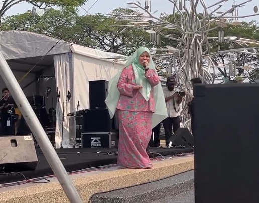Najwa Latif Terharu Ramai Netizen Pertahan Dirinya, Anggap Sokongan Sebagai ‘Penyembuh Luka’ Sejak Usia 16 Tahun