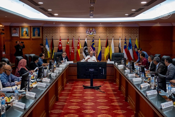 PM Anwar Arah Ketua Jabatan, Agensi Turun Padang Atasi Projek Sakit Dan Lewat