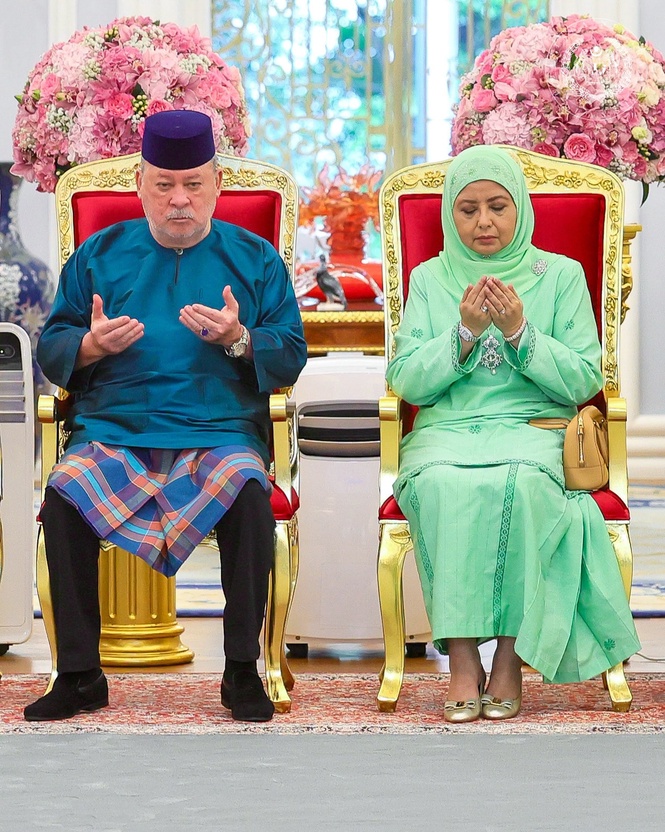 Agong, Raja Permaisuri Zahir Ucapan Takziah Kepada Keluarga Atas Pemergian Tun Dr Siti Hasmah