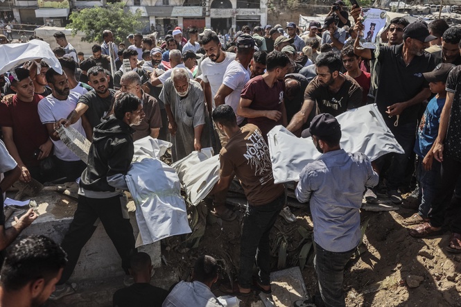 Gaza: Pengebumian 100 Rakyat Palestin Termasuk 60 Kanak-Kanak Yang Ditemukan Di Bawah Runtuhan