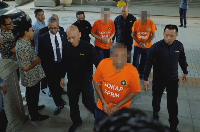 RCI TH: Bekas Menteri Direman Lima Hari
