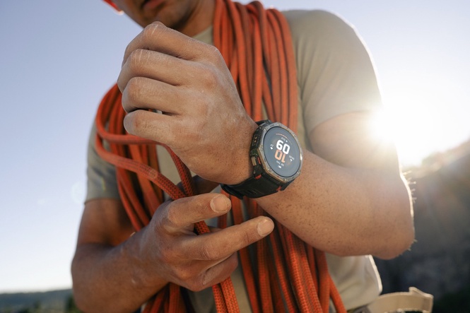 Amazfit Perkenal Jam Pintar Solar Dwi Permukaan, Bateri Boleh Tahan Hingga 34 Hari