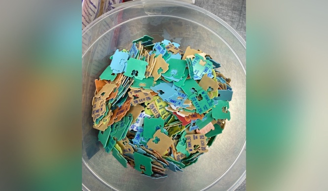 "Kalau Simpan Banyak-Banyak Boleh 'Claim' Apa-Apa Tak?" Netizen Tunjuk Hasil Kreatif Guna Tag Plastik Roti