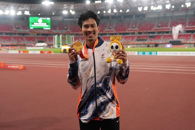 Kurang Sihat Bukan Penghalang, Abdul Latif Romly Kekal Juara Lompat Jauh Para Asia
