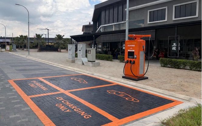 EVPower deploys 80kW DC Charger at JJ Food Court in Johor Jaya, 50% off EV Charging until 30th April