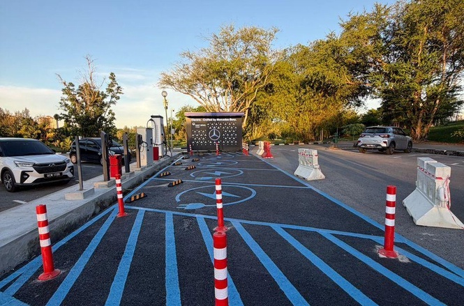 DC Handal deploys 120kW DC Charger and 22kW AC Charge Points at Kelab Golf Sarawak in Kuching
