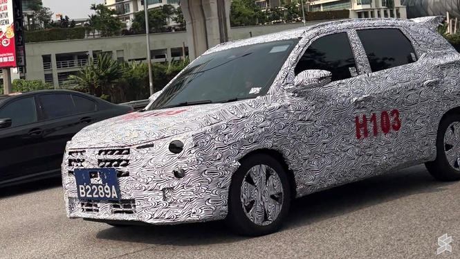 Proton Saga Cross AMA02 spotted undergoing testing at Federal Highway