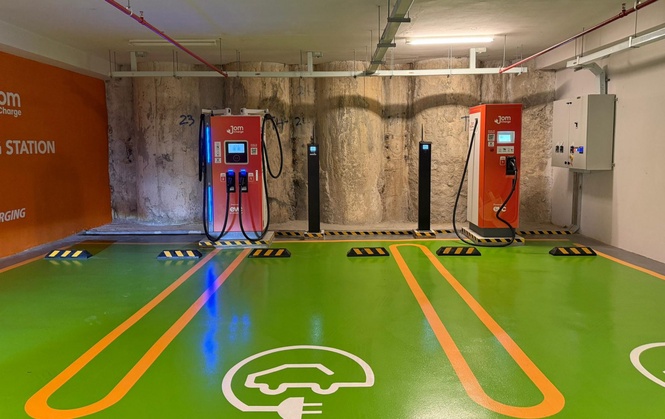 Image from: JomCharge进驻双威广场,部署最高120kW直流充电器