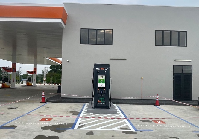 DC Handal deploys 180kW DC Charger at BHPetrol Taman Perindustrian Temerloh in Mentakab