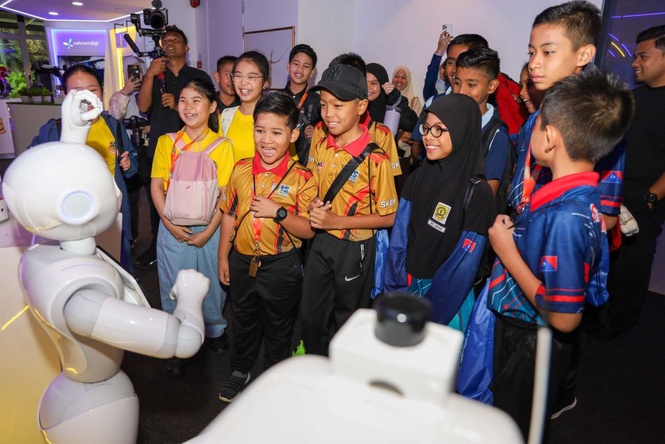 How CelcomDigi and RTM are turning Malaysian students into AI creators