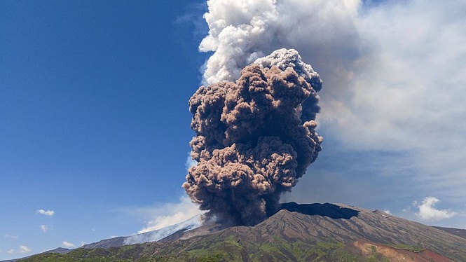 Mount Etna erupts a day after US tourist killed by lightning