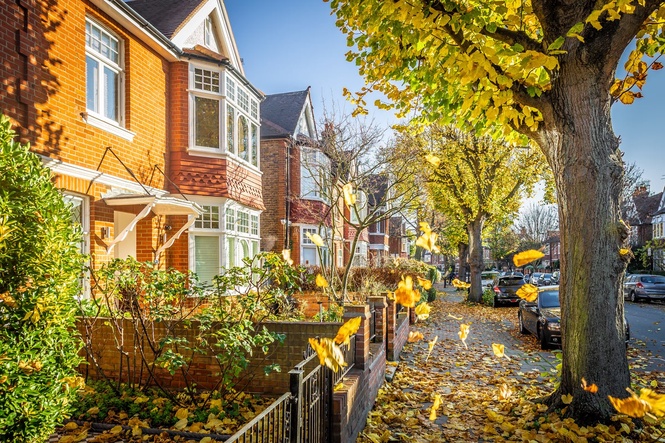 Your first autumn with a heat pump: 7 things to do before the heating goes back on