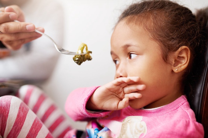 I’m a fussy eating expert. Here’s how to prevent your child from being picky at mealtime