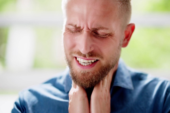 Most Brits lack skills to save someone from choking, poll reveals