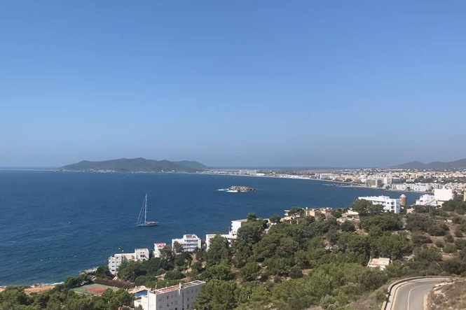 British woman dies on beach in popular Spanish holiday destination