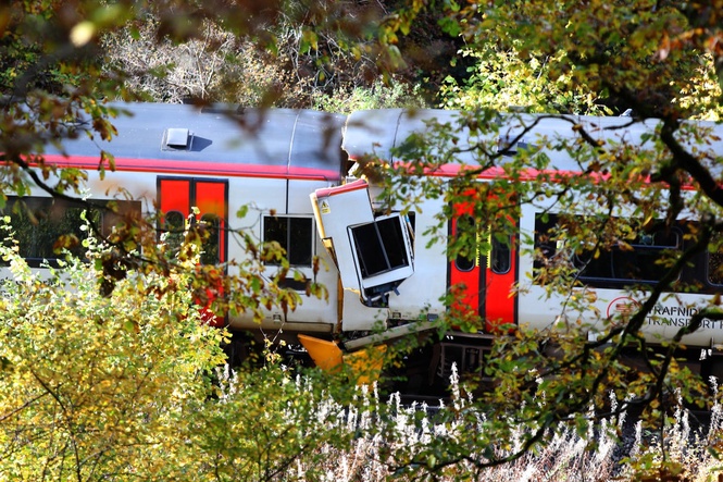 Fatal train crash could have been avoided if driver had used emergency brake system, investigation finds