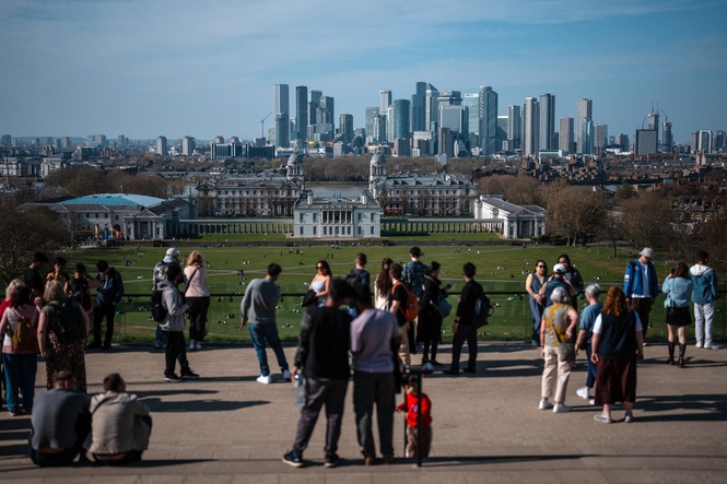Wet UK weather to make way for 26C sunshine ahead of bank holiday