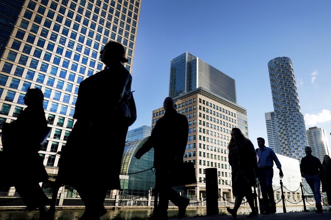 UK economy grew faster than expected before Iran war