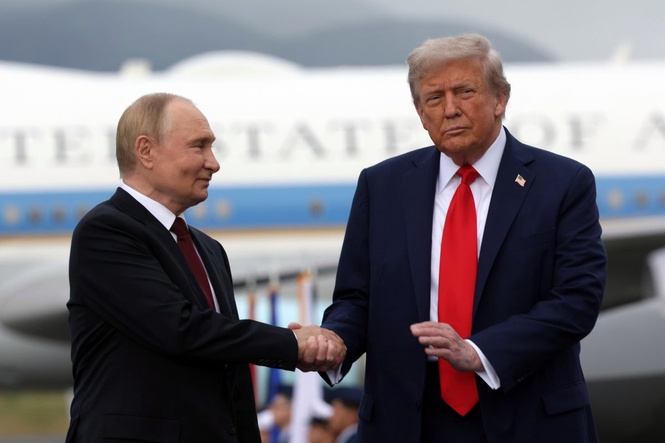 Ukraine-Russia war latest: Trump offers ‘solution’ to Putin in phone call as Kyiv hits St Petersburg oil port