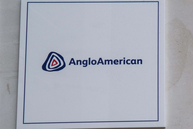 Anglo American to sell Australian steelmaking coal mines for £2.9bn