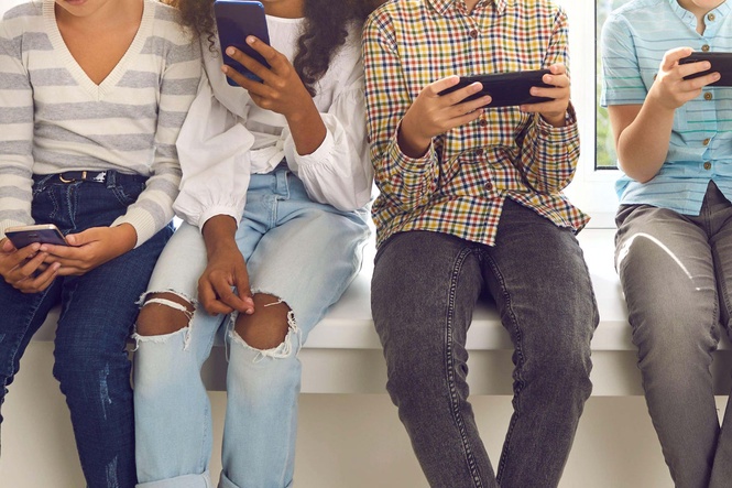 UK will be safest place for teenagers online with social media curfew – minister
