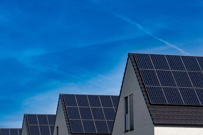 How much electricity do solar panels actually produce for your home? Our experts find out