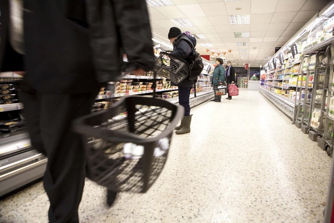 UK inflation set to ease back faster than expected, says IMF