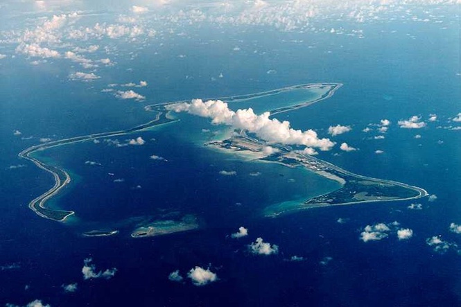 Trump ‘could buy the Chagos Islands’ after row with Starmer