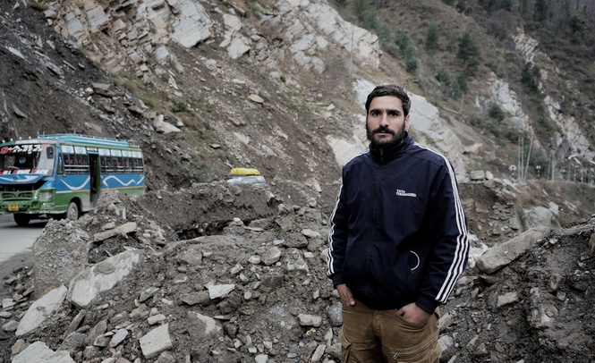 The man helping Kashmir drivers dodge landslides