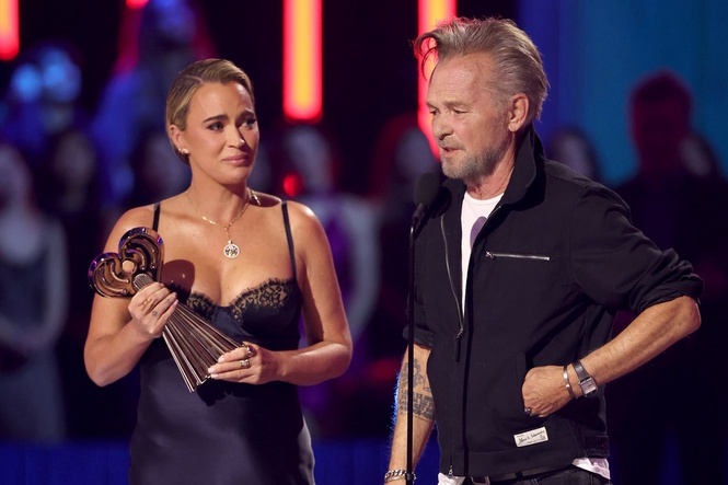 Teddi Mellencamp thanks dad John for ‘stepping up’ and ‘taking control’ amid her cancer diagnosis
