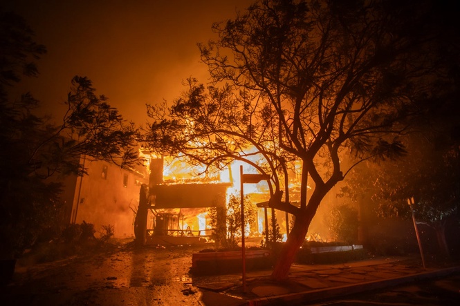 Firefighters contradict each other in Palisades fire arson trial