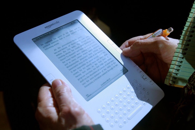 Book lovers rage as Amazon announces they will stop supporting old Kindles: ‘This is a nightmare’