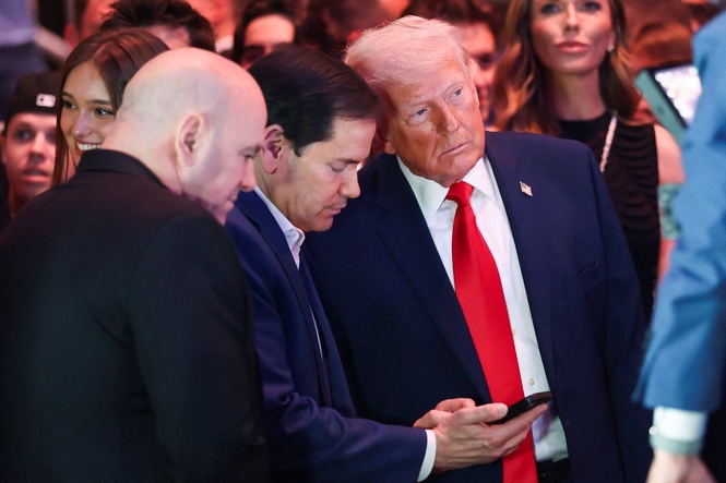 UFC CEO Dana White brags he refused to duck for cover while calling correspondents’ dinner shooting: ‘F*****g awesome’