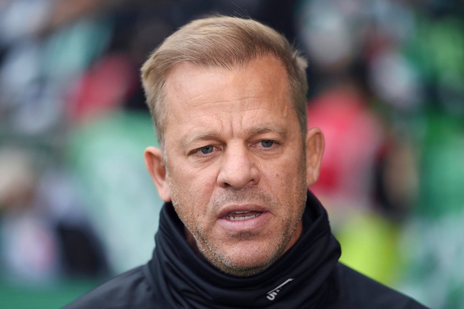 From beginning to end: Soccer team switches two coaches with opposite names
