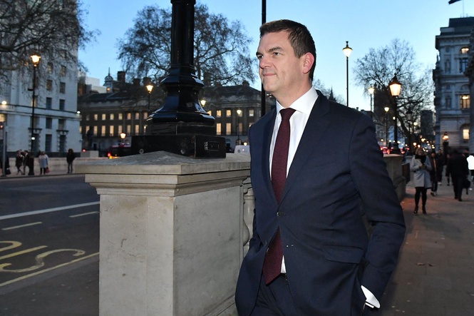 Top Foreign Office civil servant to leave post after Starmer loses confidence