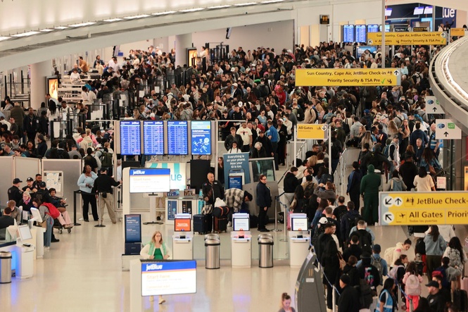 Major airline suspends flights to US airport amid jet fuel crisis